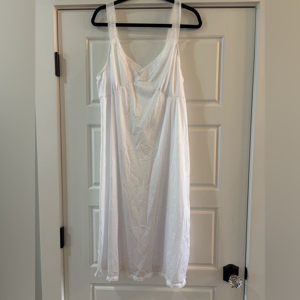 NWOT Cabernet Slip